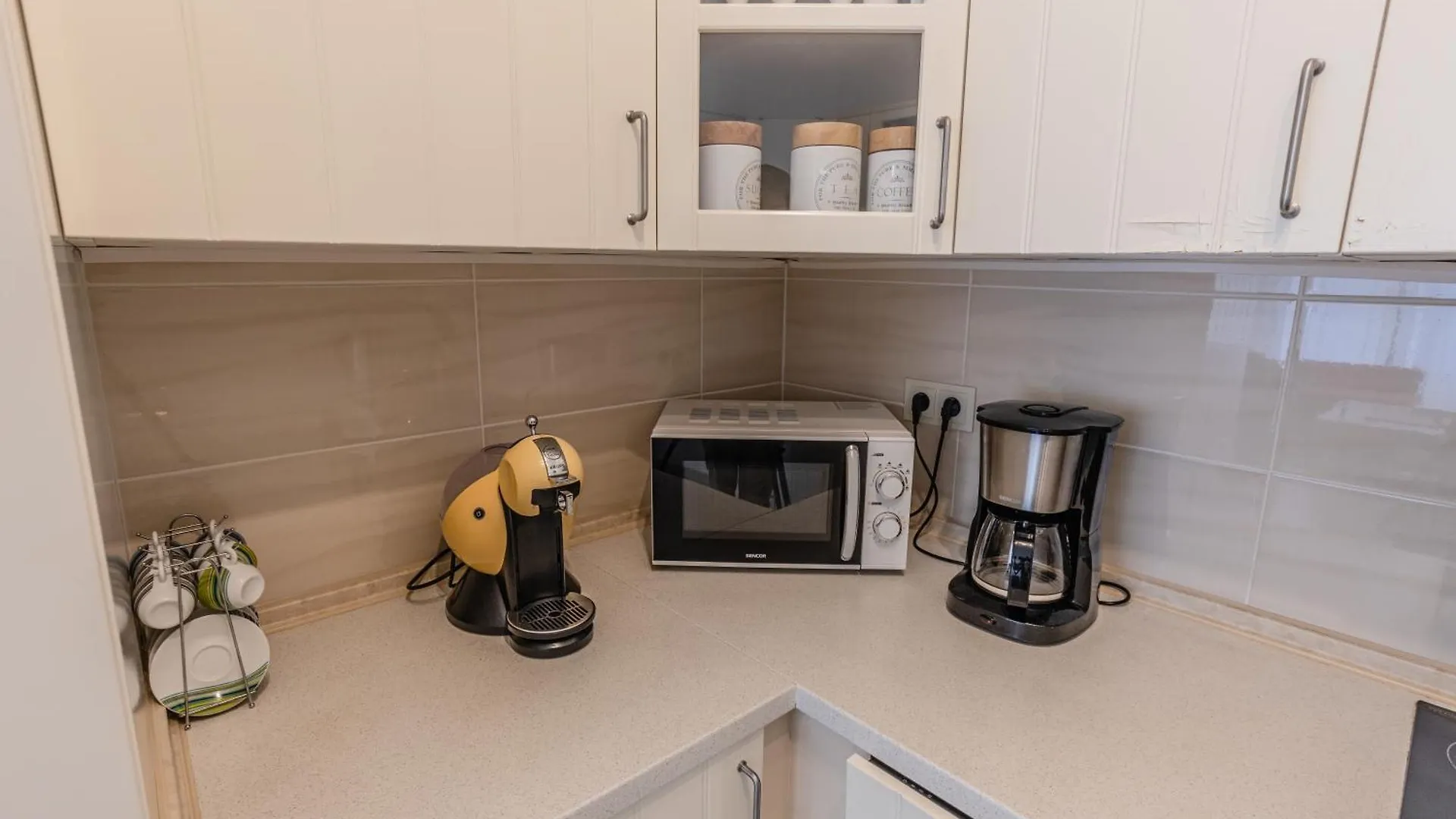 Spacious Terrace Apartment With Free Private Parking Praga